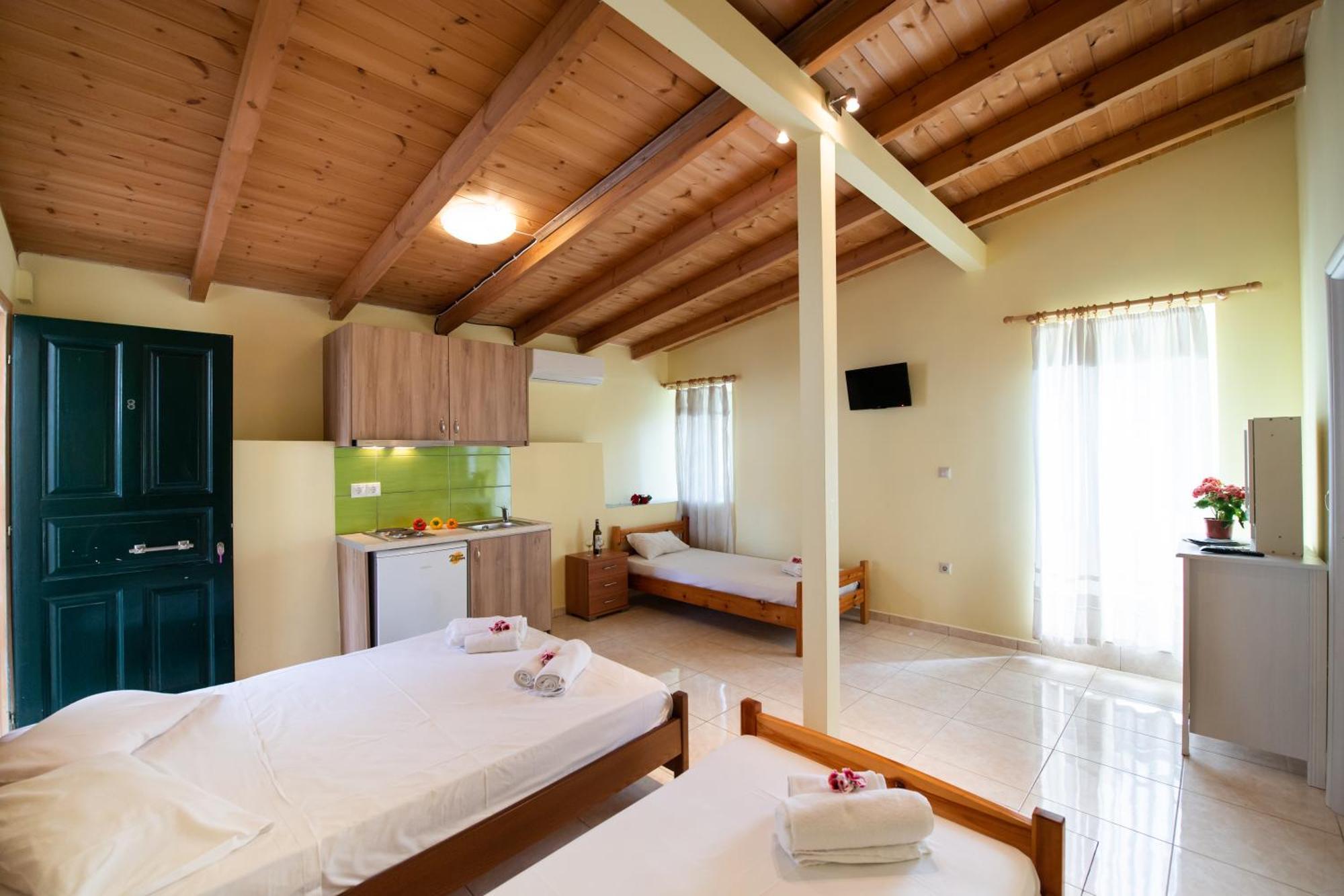 Mediterraneo Studios Vasilikí Extérieur photo