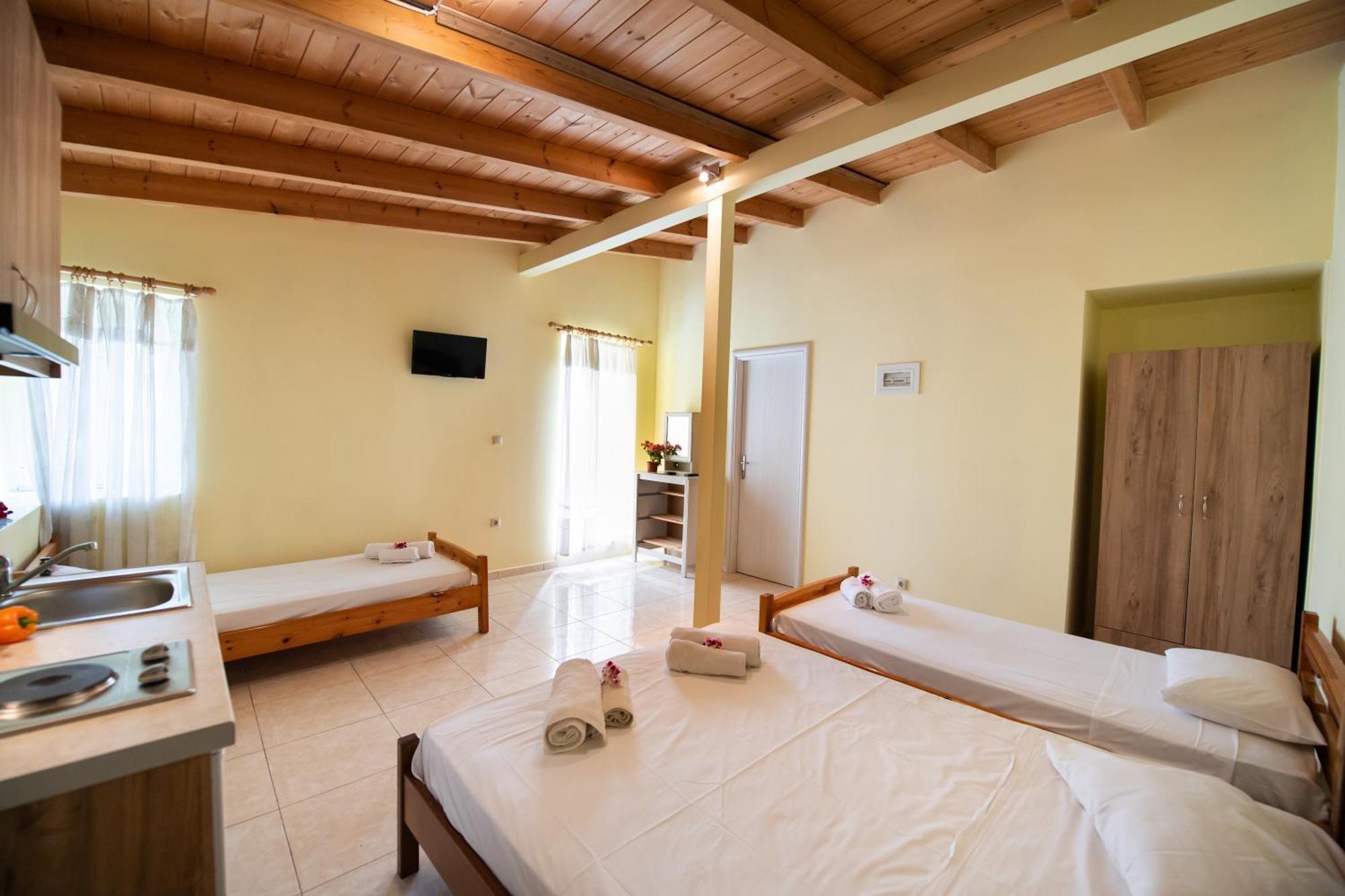 Mediterraneo Studios Vasilikí Extérieur photo