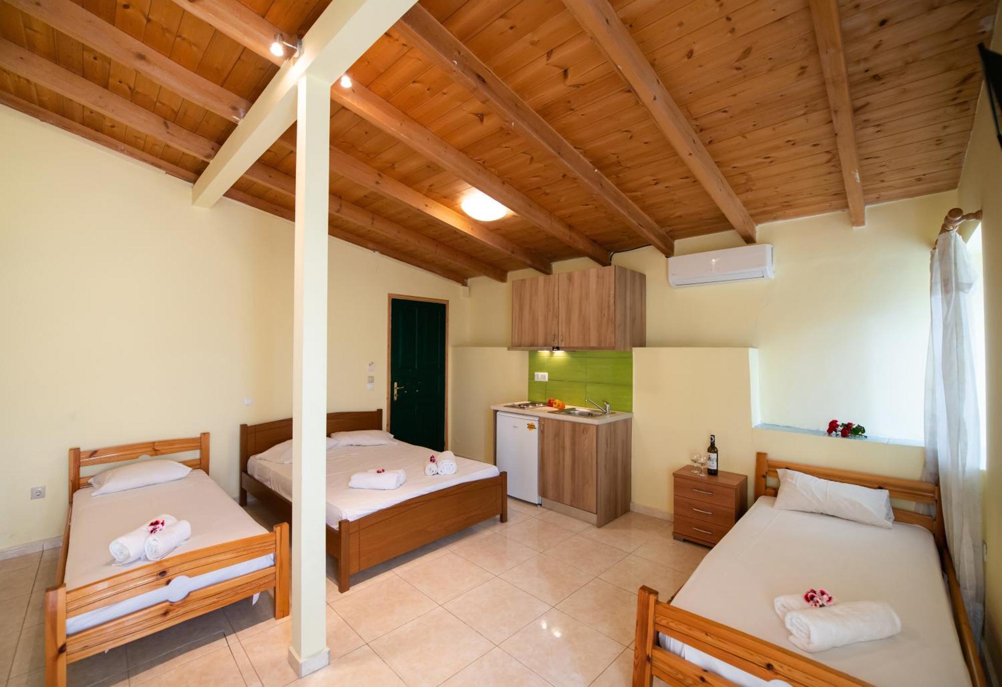 Mediterraneo Studios Vasilikí Extérieur photo