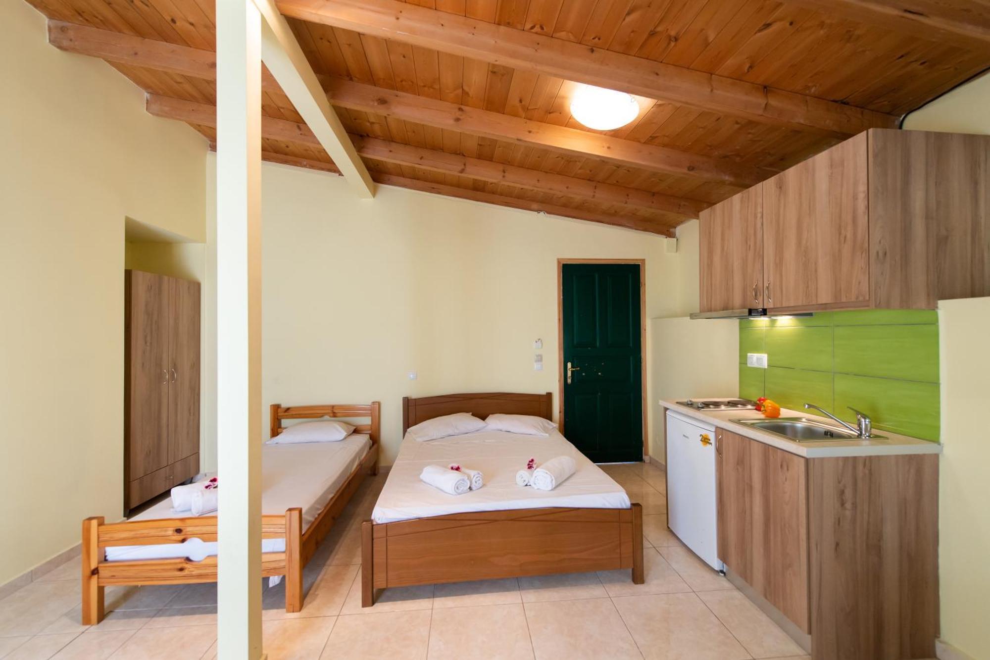 Mediterraneo Studios Vasilikí Extérieur photo