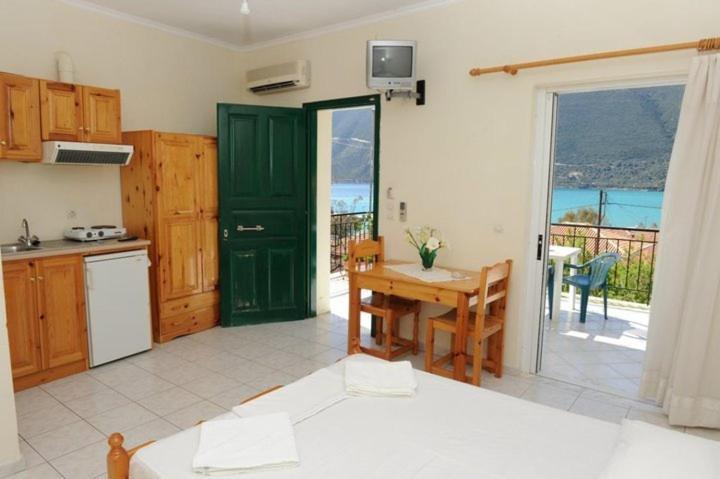 Mediterraneo Studios Vasilikí Extérieur photo