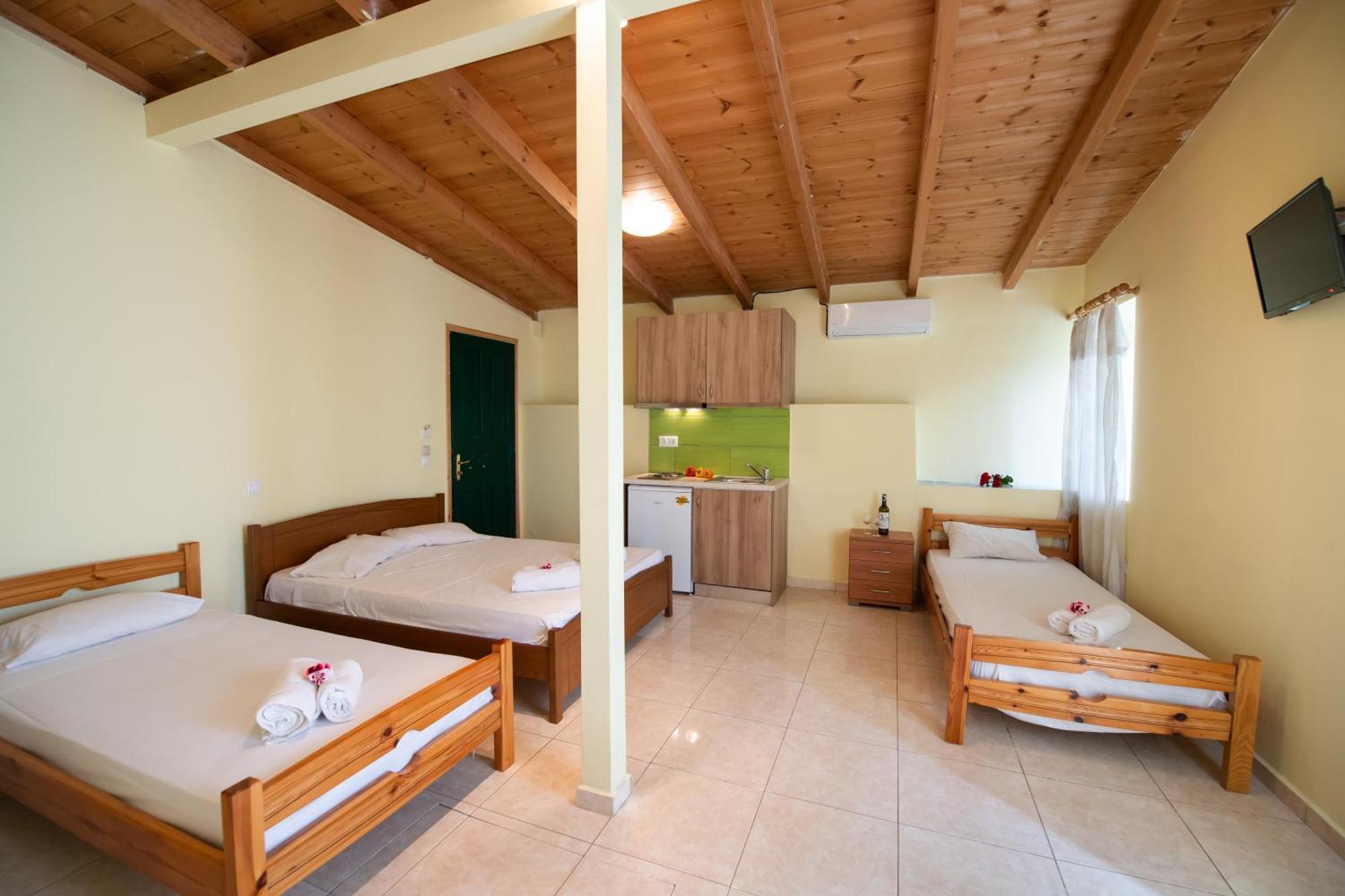 Mediterraneo Studios Vasilikí Extérieur photo