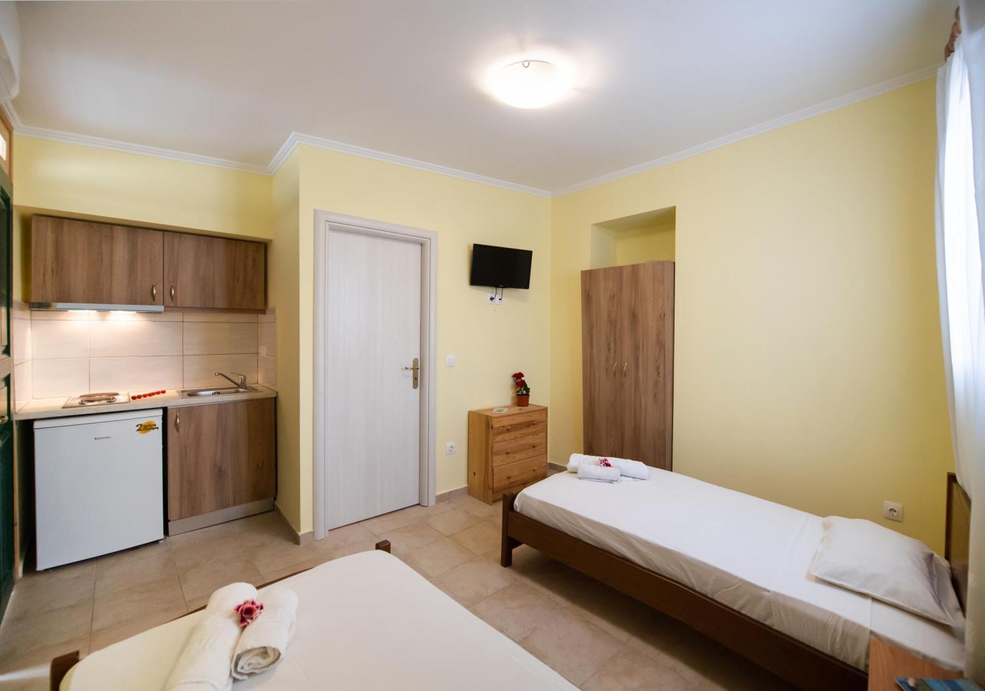 Mediterraneo Studios Vasilikí Extérieur photo