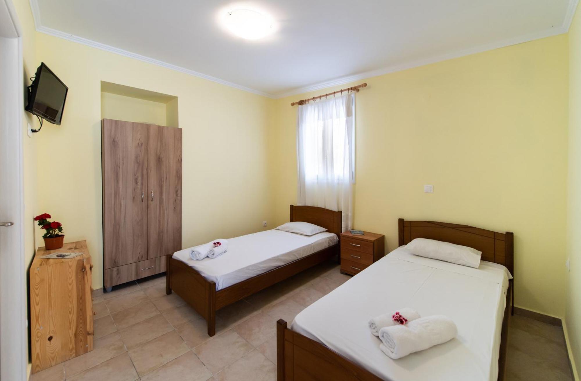 Mediterraneo Studios Vasilikí Extérieur photo