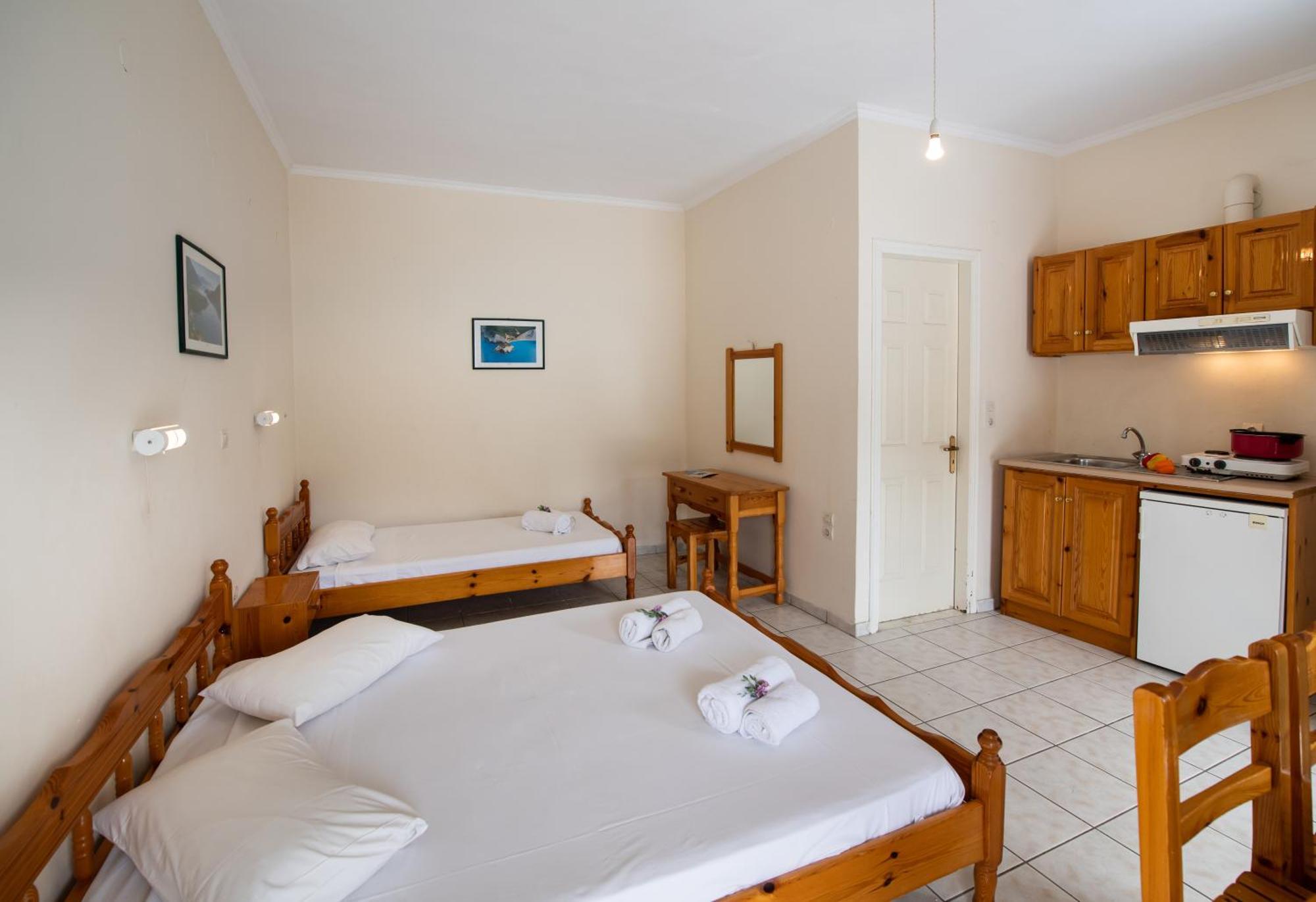 Mediterraneo Studios Vasilikí Extérieur photo