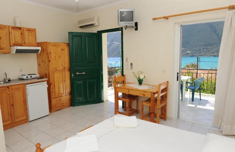 Mediterraneo Studios Vasilikí Extérieur photo